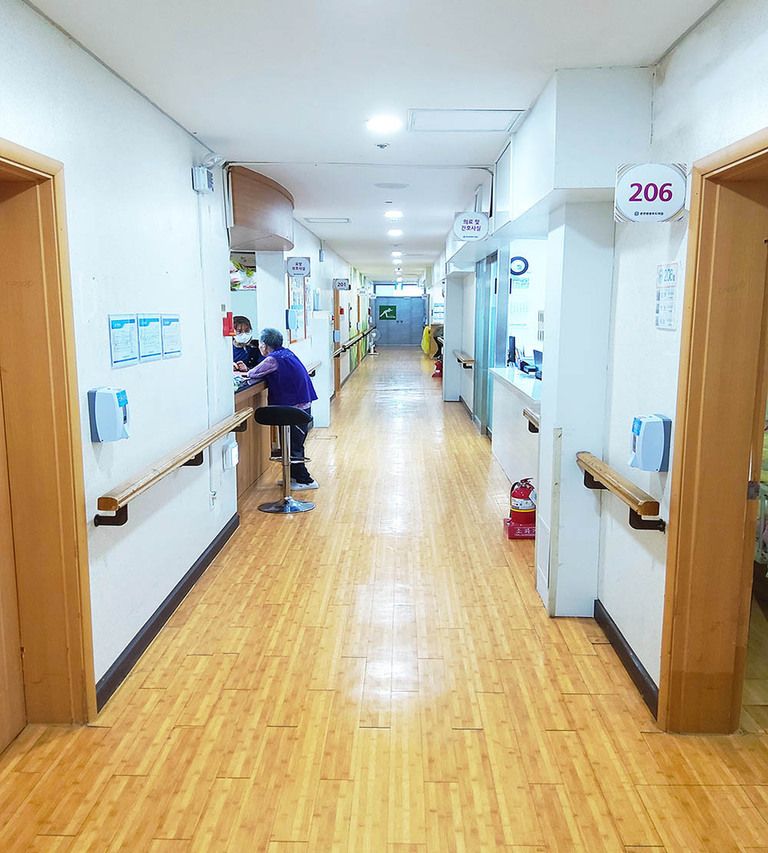 춘천원광효도의집 2층 복도 전경