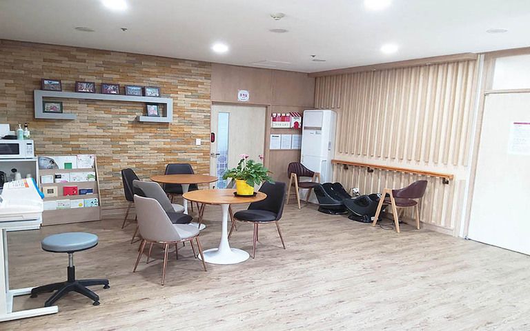 춘천원광효도의집 2층 면회실